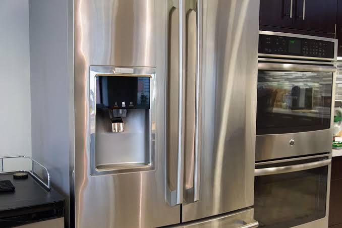 How to Fix an Electrolux Refrigerator Ice Maker